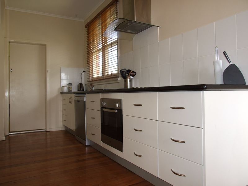 4 Parbery Crescent, Bega NSW 2550