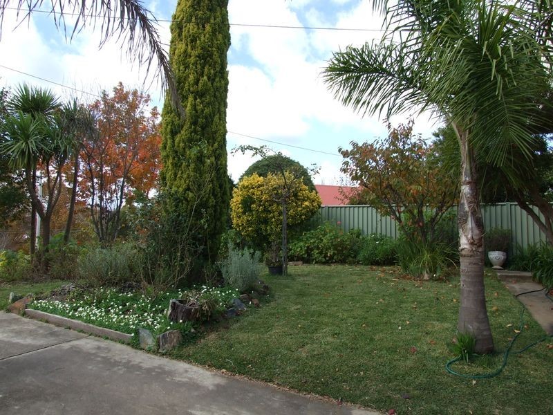 4 Parbery Crescent, Bega NSW 2550