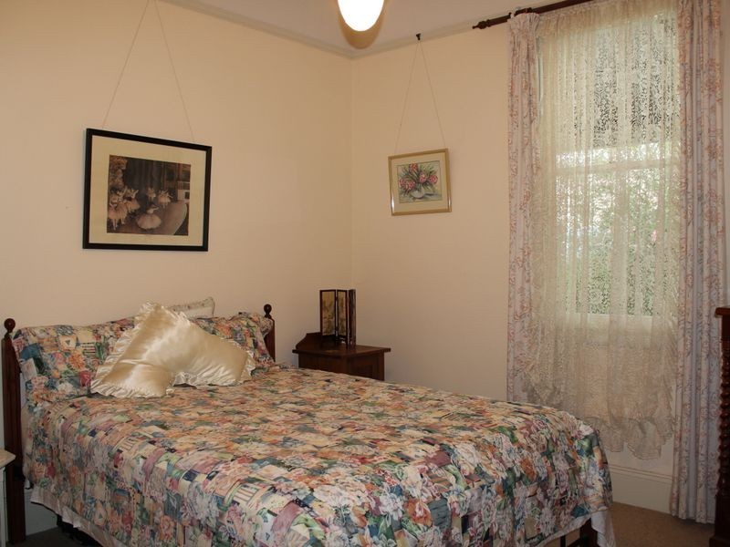 36 Carp Street, Bega NSW 2550