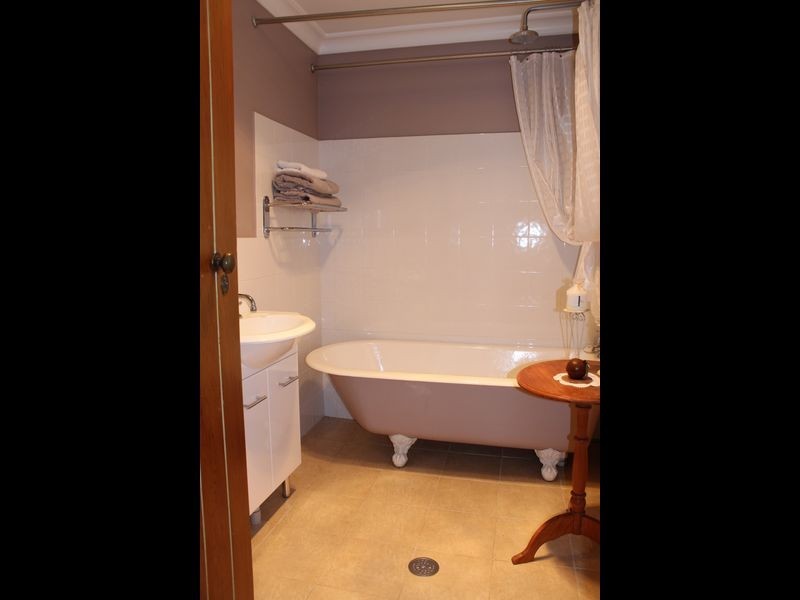 36 Carp Street, Bega NSW 2550