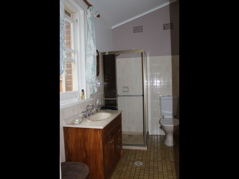 36 Carp Street, Bega NSW 2550