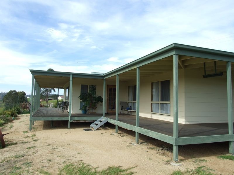 52 Grosses Creek Road, Bega NSW 2550