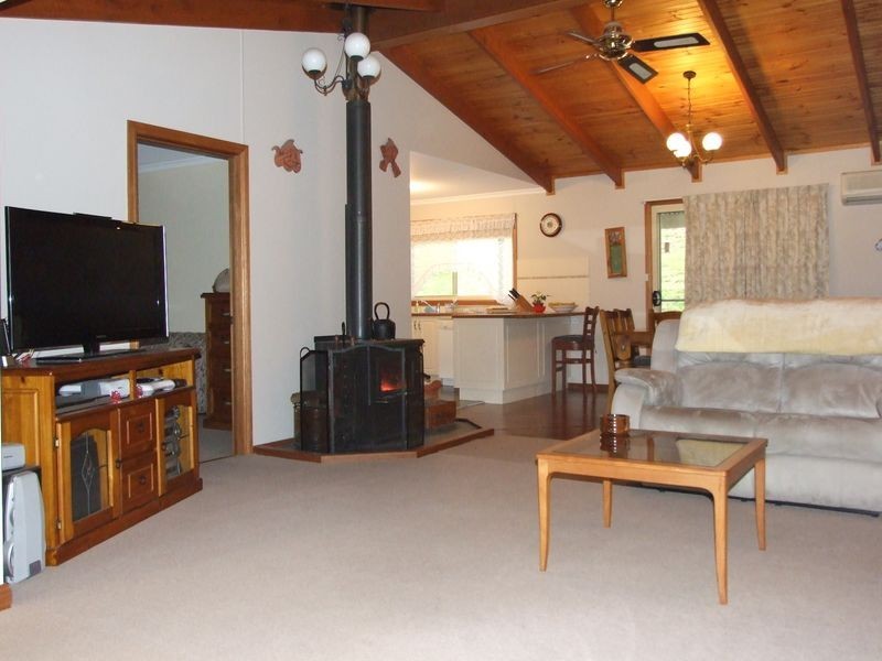 52 Grosses Creek Road, Bega NSW 2550