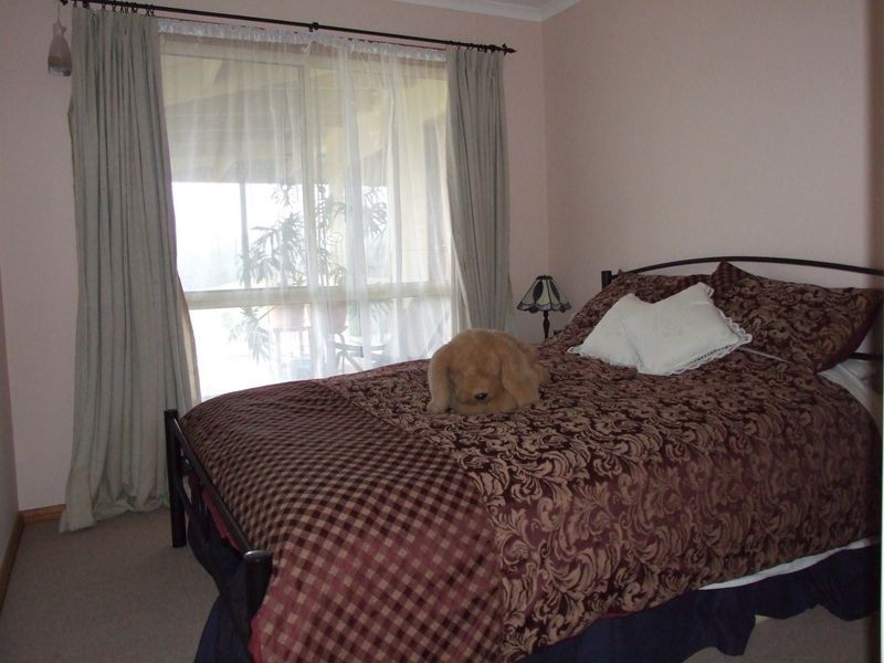52 Grosses Creek Road, Bega NSW 2550
