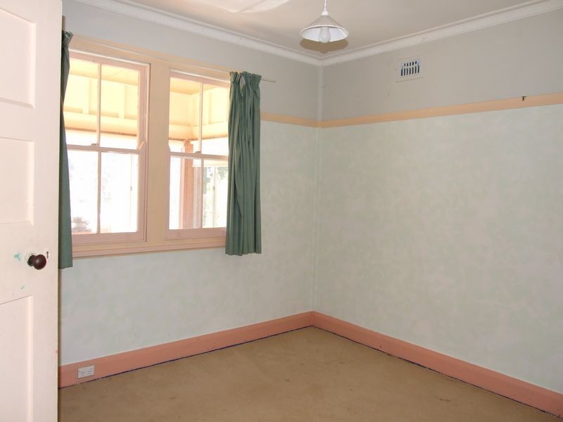 24 Belmore Street, Bega NSW 2550