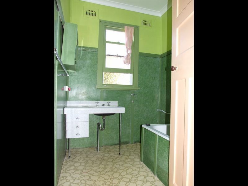 24 Belmore Street, Bega NSW 2550