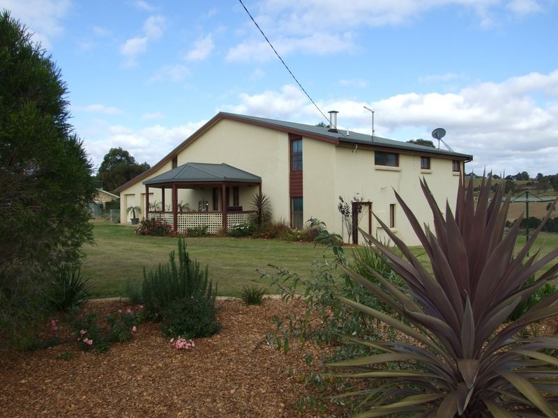 87 Max Slater Drive, Bega NSW 2550