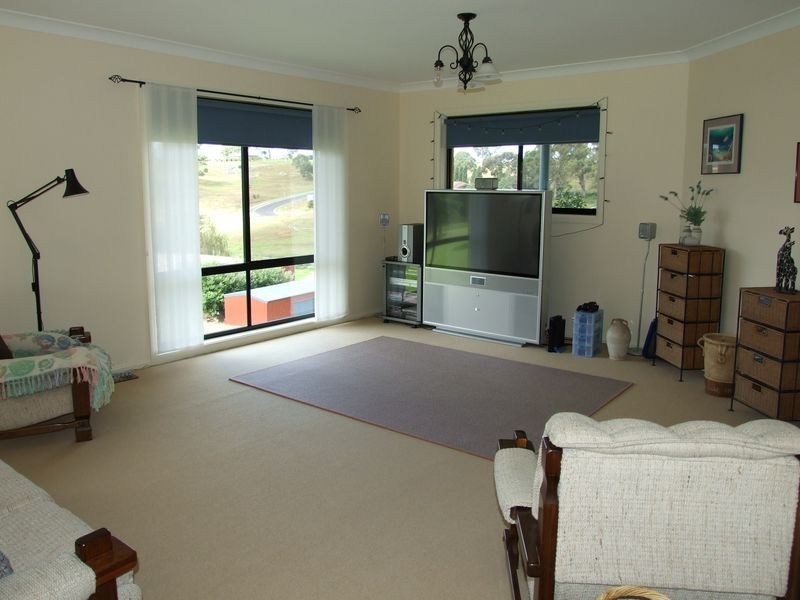 50 Lynjohn Drive, Bega NSW 2550
