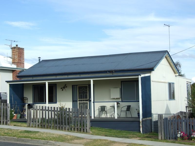 100 Rawlinson Street, Bega NSW 2550