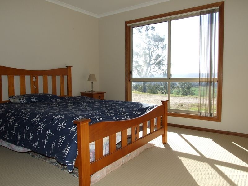 32 Peak Hill Road, Bega NSW 2550