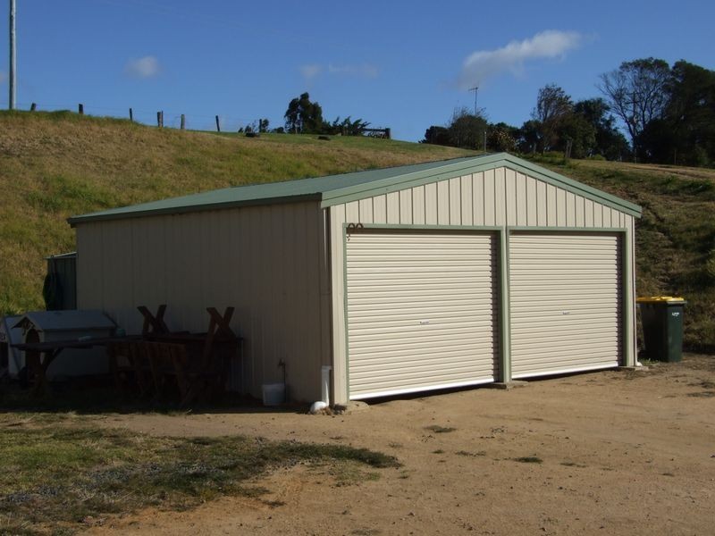 32 Peak Hill Road, Bega NSW 2550