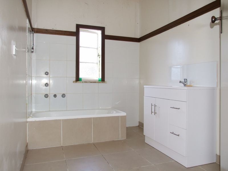 5 Gillespie Street, Cobargo NSW 2550