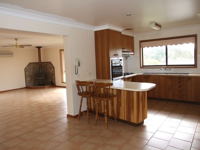 7 Glebe Avenue, Bega NSW 2550
