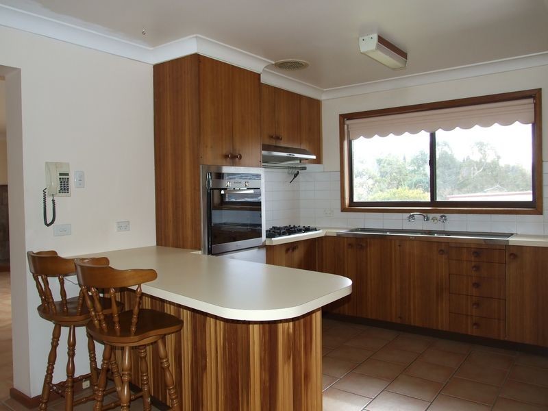 7 Glebe Avenue, Bega NSW 2550