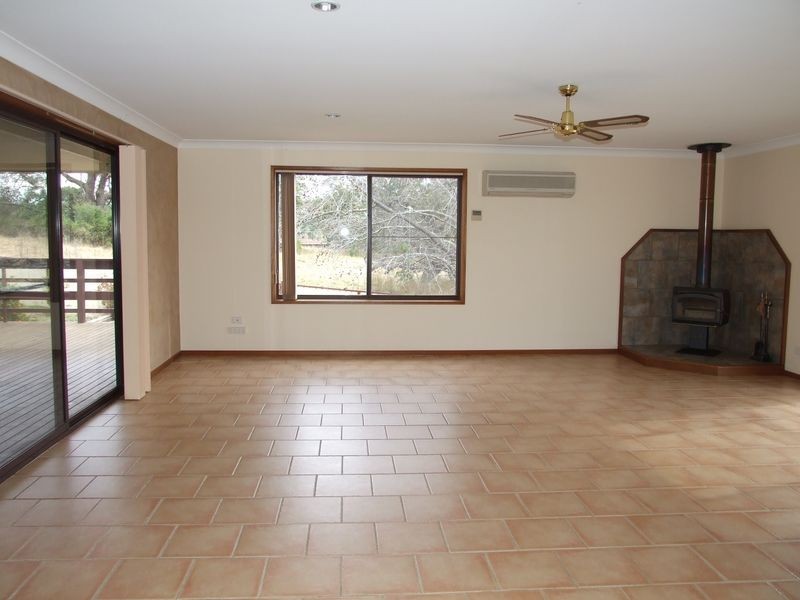 7 Glebe Avenue, Bega NSW 2550