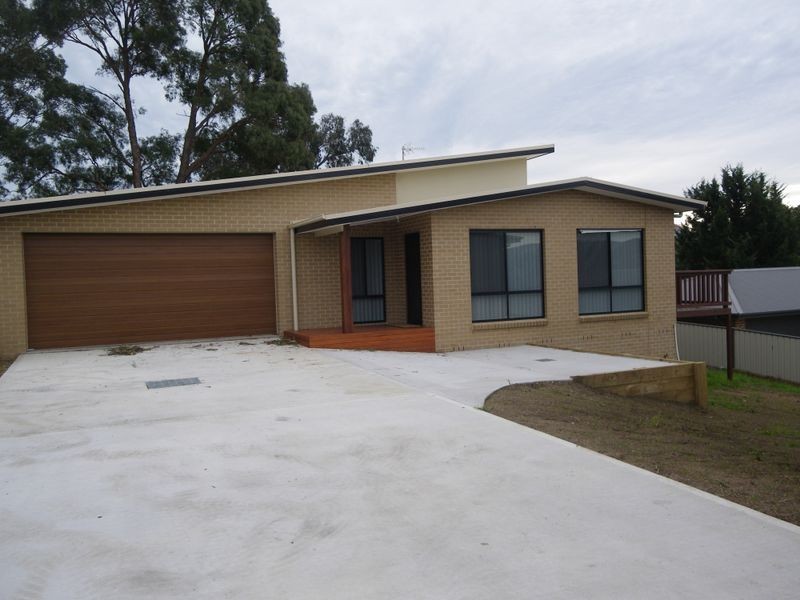 8 Thawa Place, Bega NSW 2550