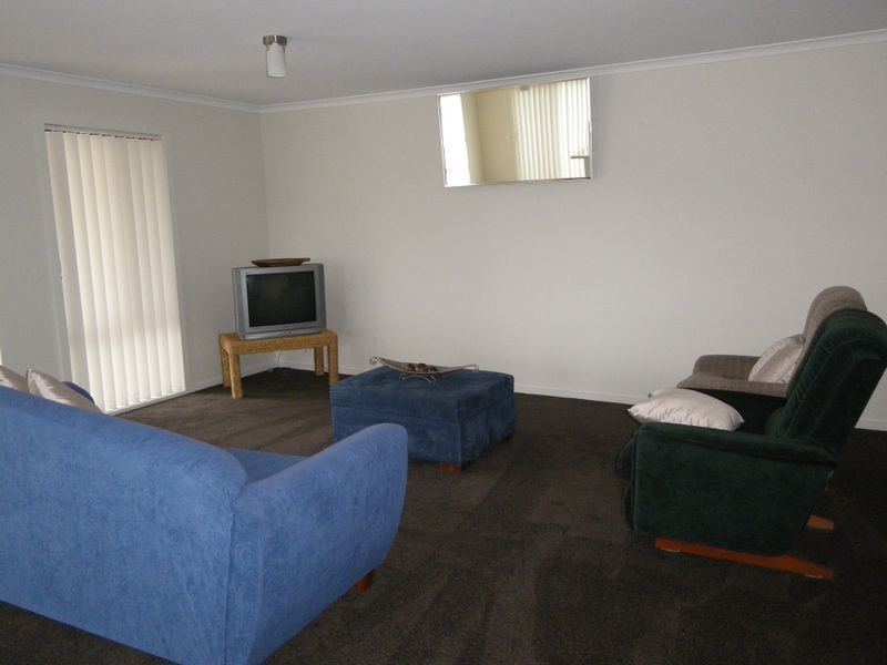 8 Thawa Place, Bega NSW 2550