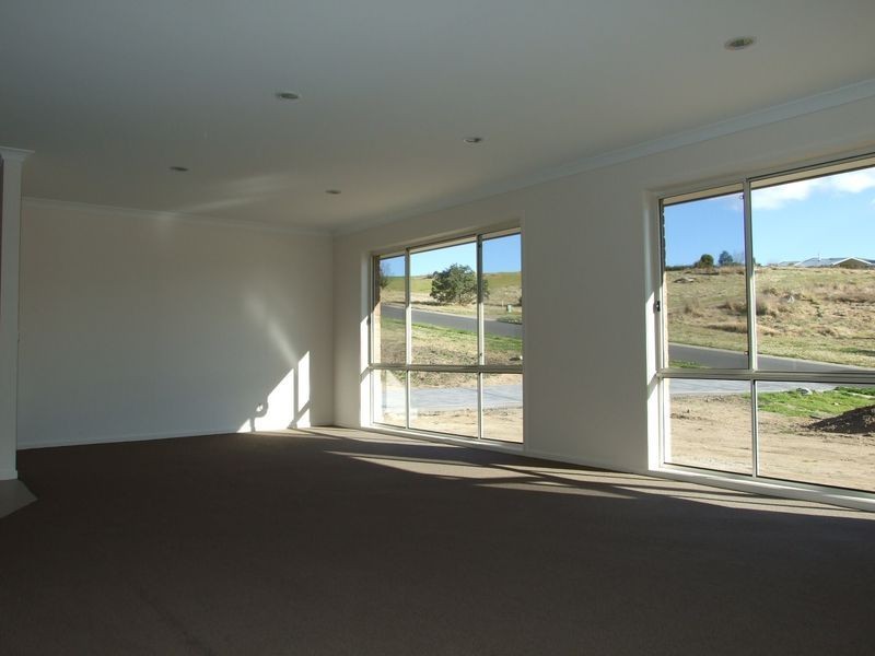 70 Glen Mia Drive, Bega NSW 2550