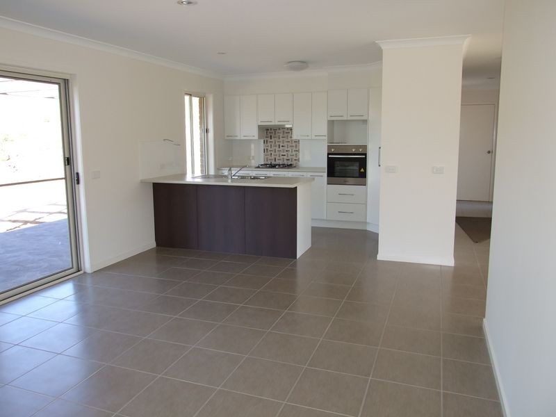 70 Glen Mia Drive, Bega NSW 2550