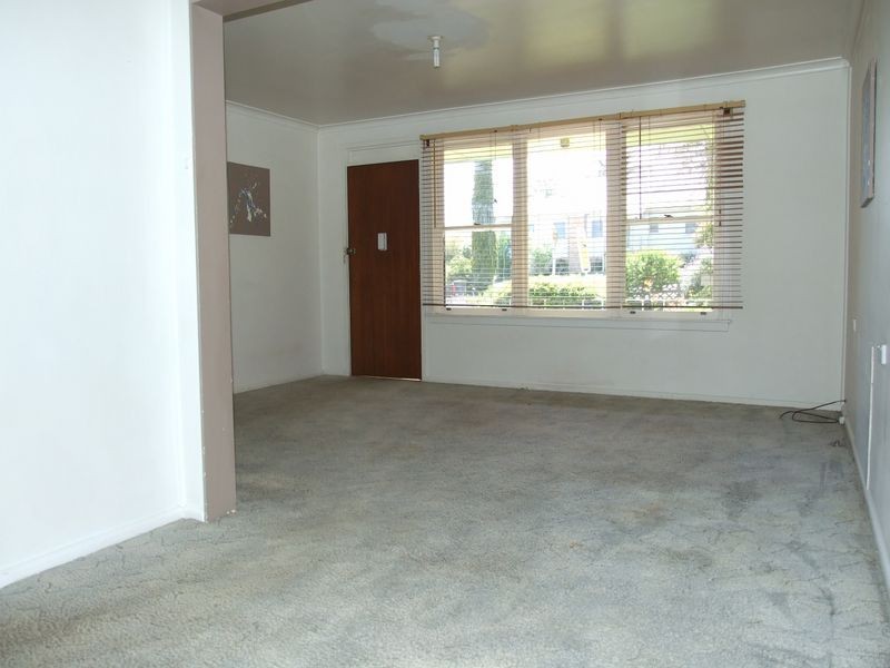 33 Glebe Avenue, Bega NSW 2550