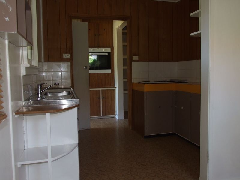 33 Glebe Avenue, Bega NSW 2550