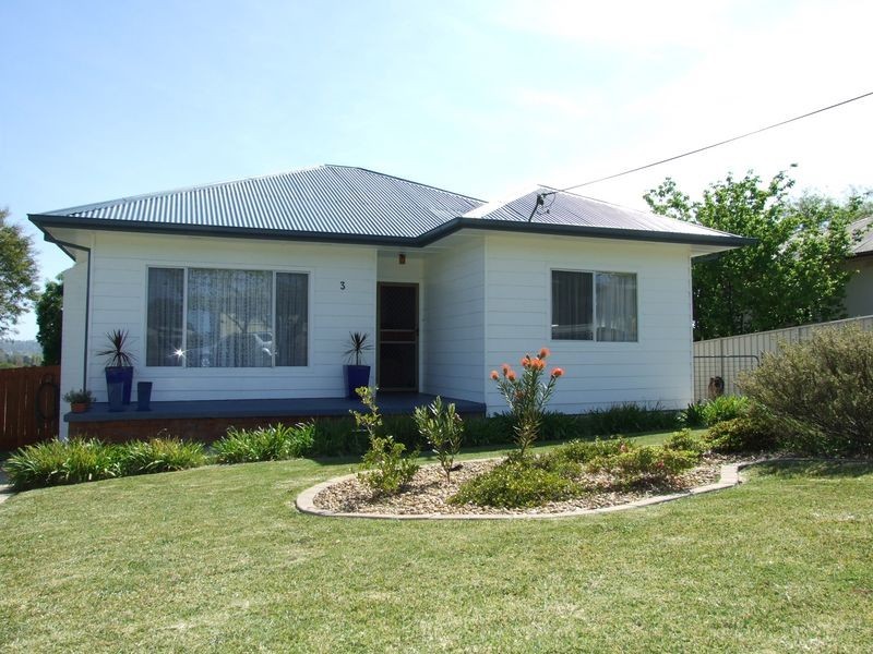 3 Blomfield Avenue, Bega NSW 2550