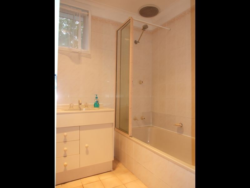 3 Blomfield Avenue, Bega NSW 2550