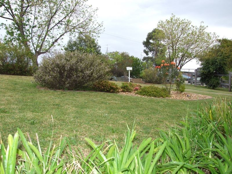 3 Blomfield Avenue, Bega NSW 2550