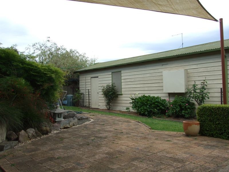 3 Cross Street, Bega NSW 2550