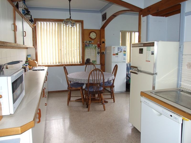 3 Cross Street, Bega NSW 2550