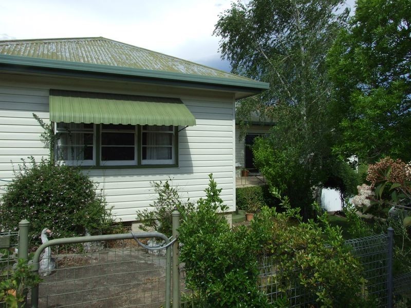3 Cross Street, Bega NSW 2550