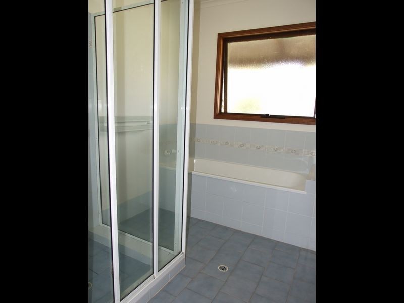 10 Ticehurst Close, Bega NSW 2550