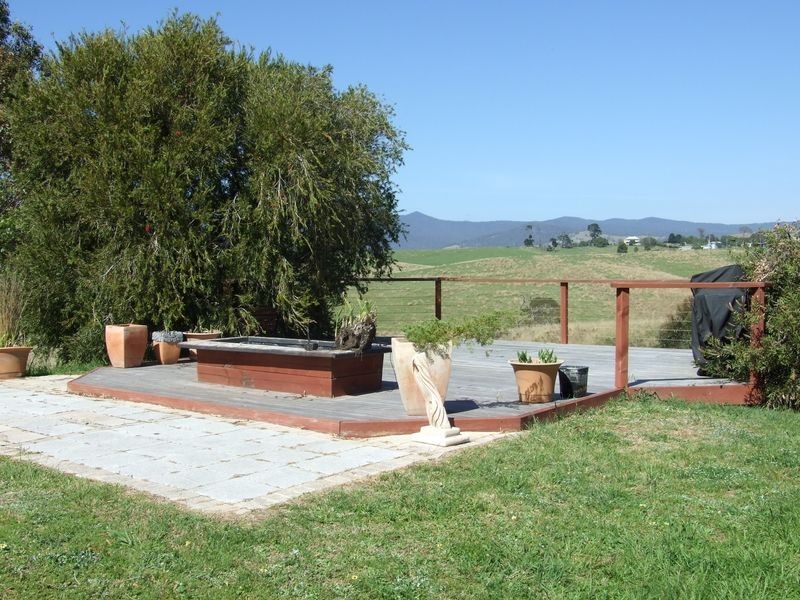 10 Ticehurst Close, Bega NSW 2550