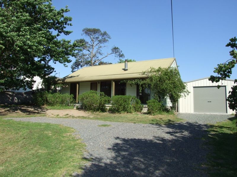 17 Bank Street, Cobargo NSW 2550