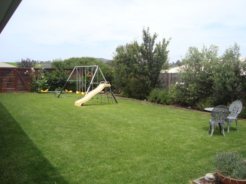 12 Koma Circuit, Bega NSW 2550