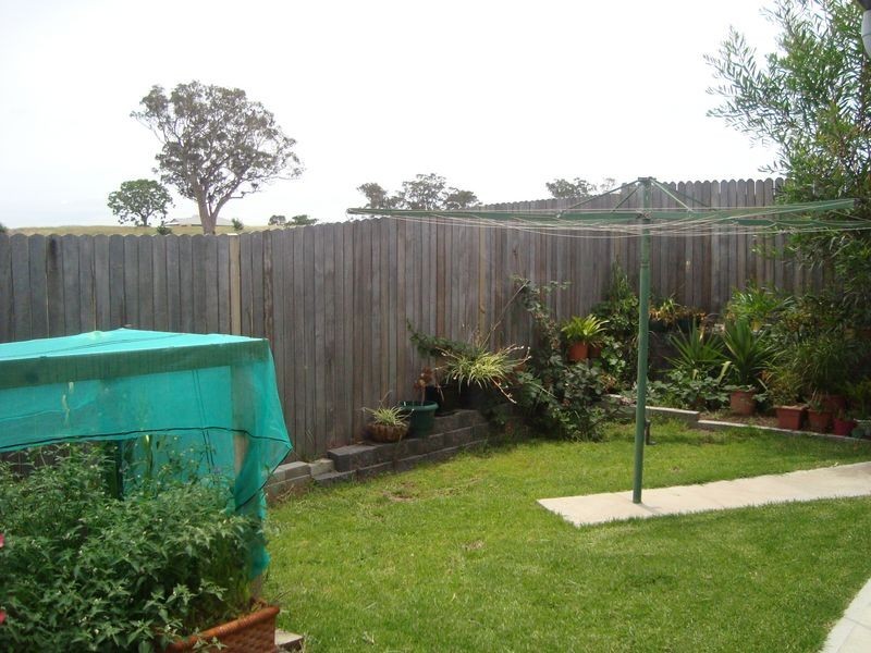 12 Koma Circuit, Bega NSW 2550