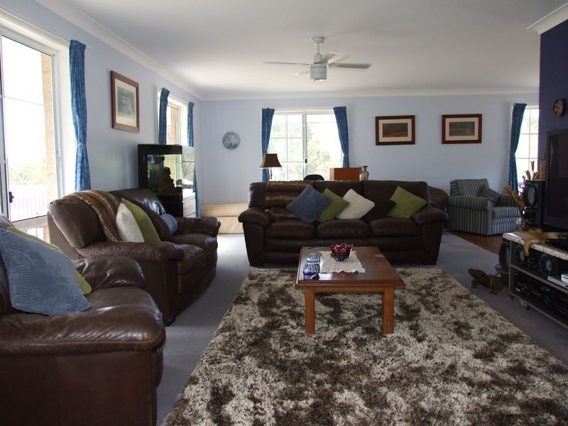 25 Dellril Drive, Bega NSW 2550