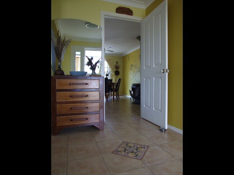 25 Dellril Drive, Bega NSW 2550