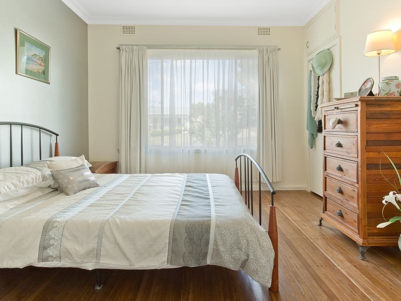 24 Gordon Street, Bega NSW 2550