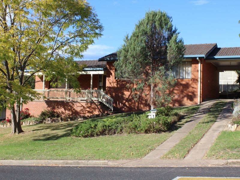 16 Laws Drive, Bega NSW 2550
