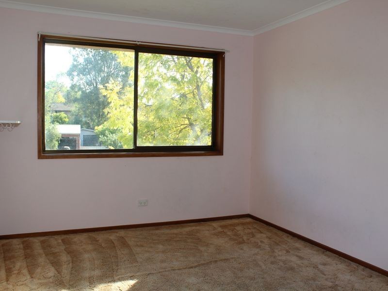 16 Laws Drive, Bega NSW 2550