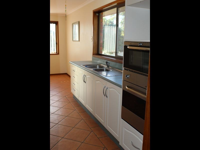16 Laws Drive, Bega NSW 2550