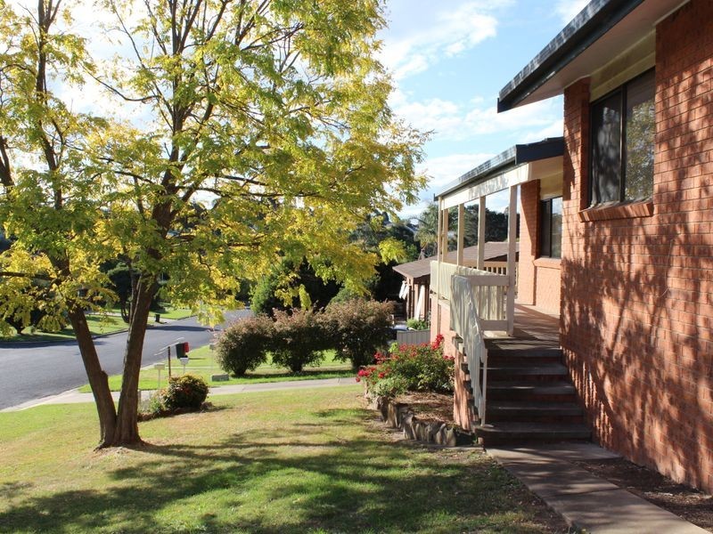 16 Laws Drive, Bega NSW 2550