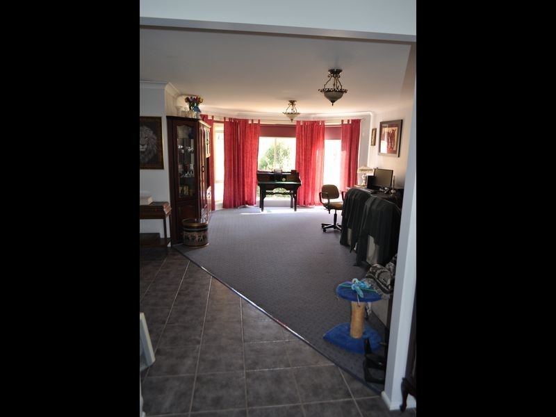 9 Eleanora Close, Wolumla NSW 2550