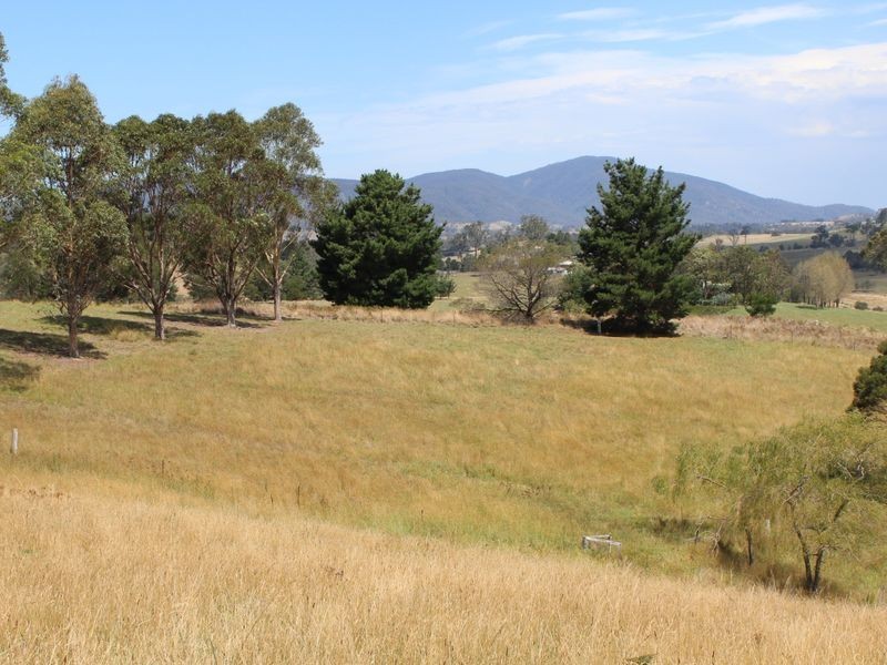 15 Quinlans Road, Quaama NSW 2550