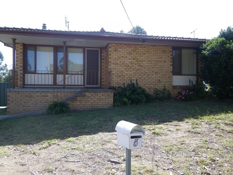 5 Kielpa Place, Bega NSW 2550