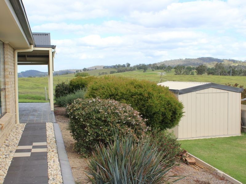 5 Koma Circuit, Bega NSW 2550