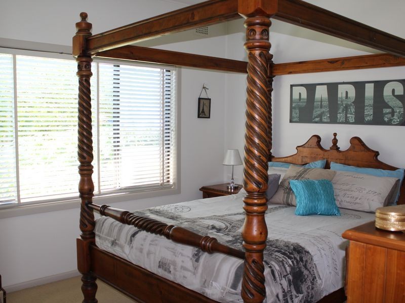 43 Eden Street, Bega NSW 2550