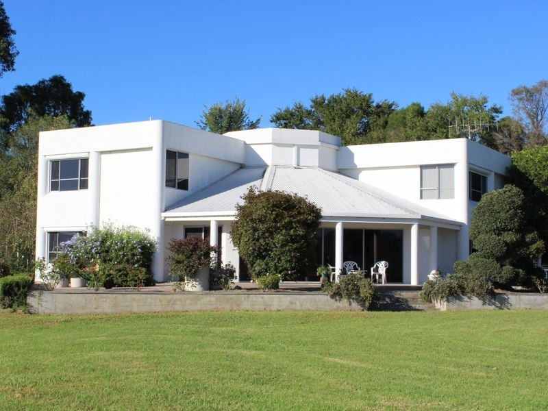 33 Parrabel Street, Bega NSW 2550