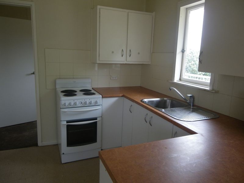 31 Howard Avenue, Bega NSW 2550